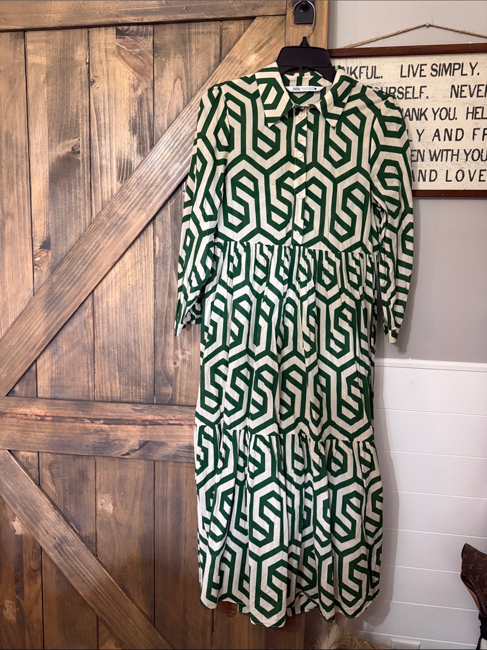 Zara White & Green Geometric Tiered Karen Midi Dress in Size Small. 100% Cotton - Picture 2 of 4